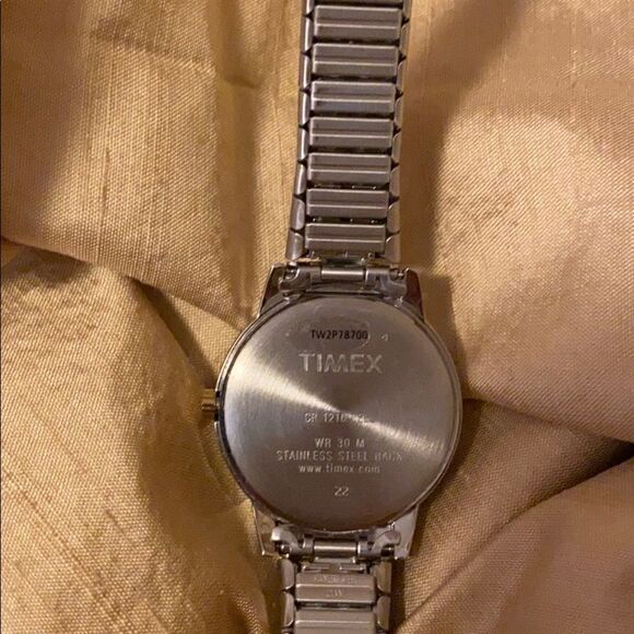 Working New Timex watch, needs clasp - Picture 2 of 3